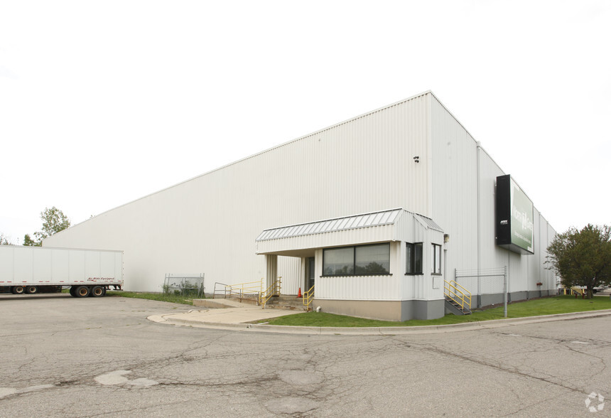 More Photos Of G-3367 Corunna Rd, Flint Distribution For Sale