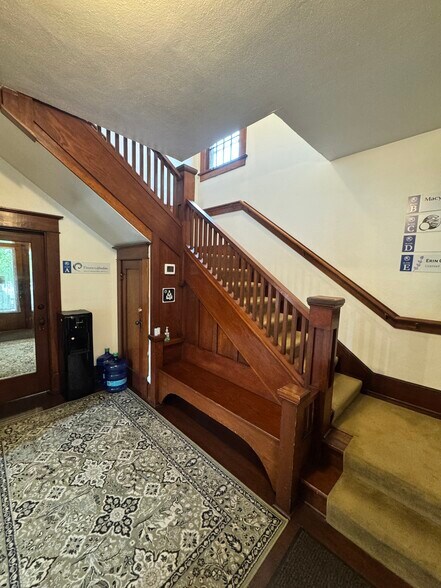 More Photos Of 518 SW 3rd St, Corvallis Office For Sale