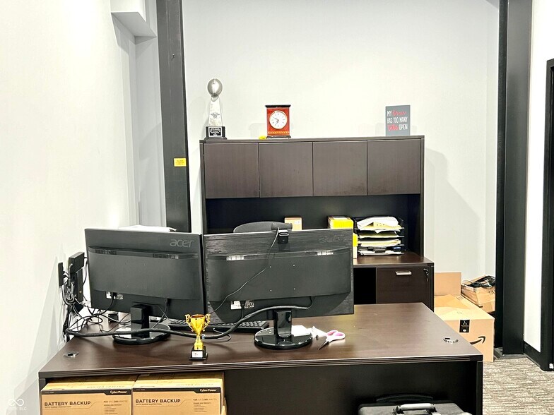 More Photos Of 9-11 American Legion Pl, Greenfield Office For Sale