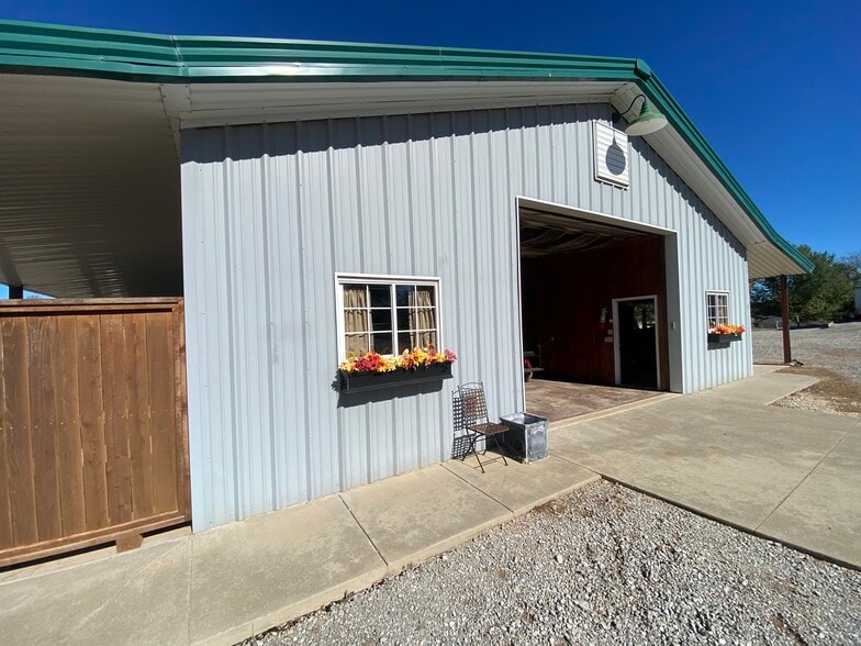 More Photos Of 6701 NW 178th St, Edmond Flex For Sale