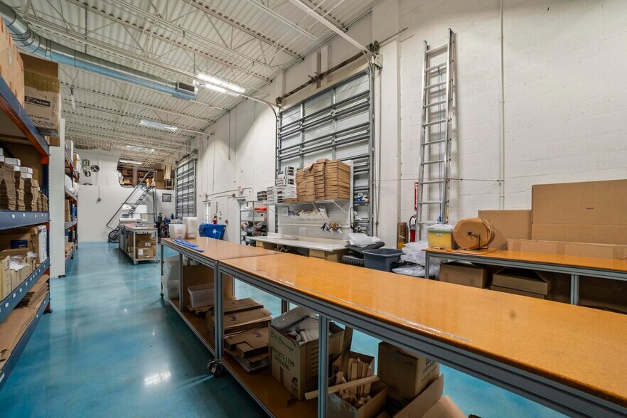 More Photos Of 320 International Pky, Sunrise Warehouse For Sale