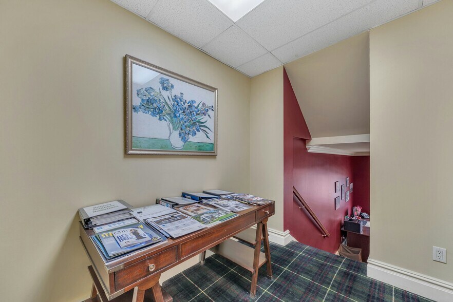 More Photos Of 47 E Main St, Ramsey Office Residential For Lease