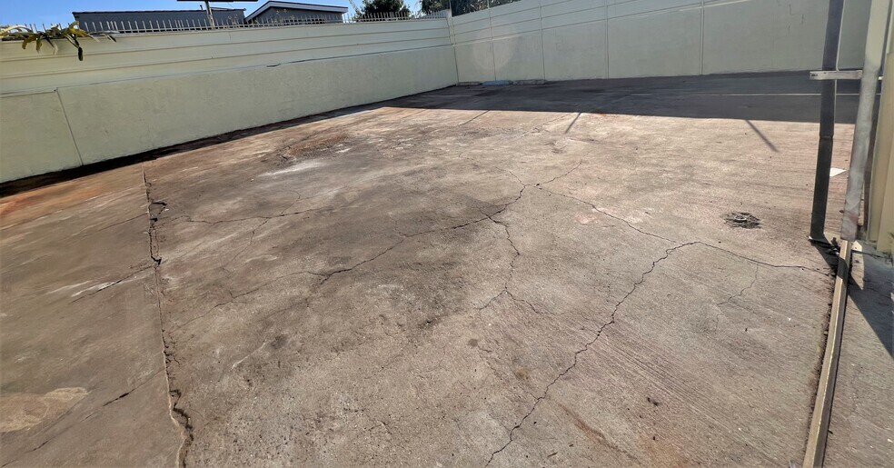 More Photos Of 10601 S Prairie Ave, Inglewood Freestanding For Lease