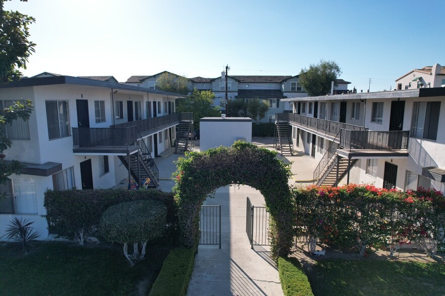More Photos Of 119-135 S Fahrion Pl, Anaheim Apartments For Sale
