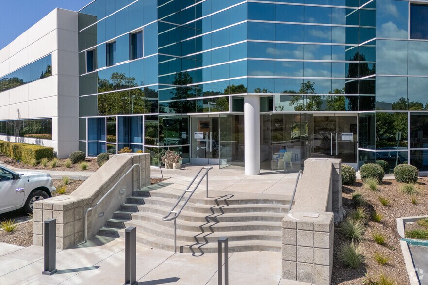 More Photos Of 95 Argonaut, Aliso Viejo Office For Lease