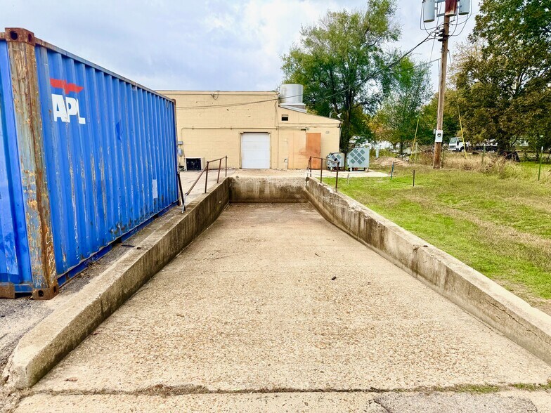 More Photos Of 104 W State Highway 162, Clarkton Supermarket For Sale