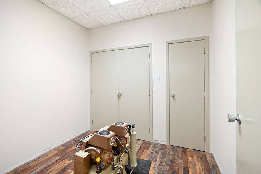 More Photos Of 208 Haley Rd, Johnson City Medical For Sale