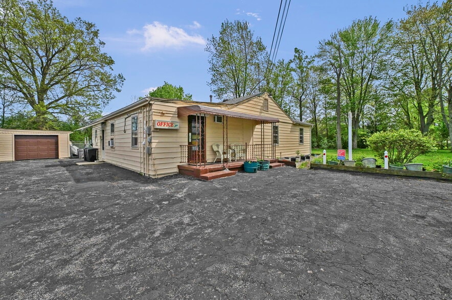 More Photos Of 44077 Oberlin Elyria Rd, Oberlin Hotel For Sale