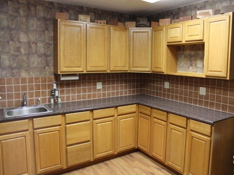 More Photos Of 3097 Brick Plant Rd, Snyder Manufacturing For Sale
