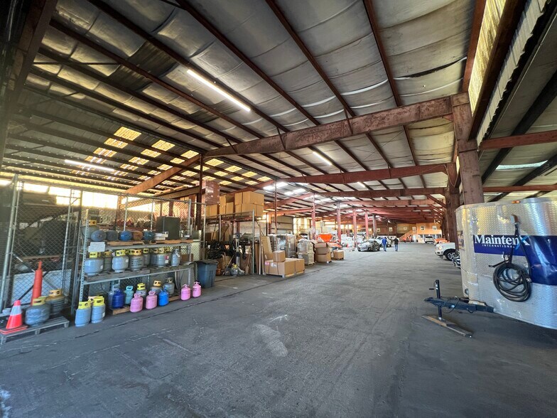 More Photos Of 5208 St Paul St, Tampa Warehouse For Lease
