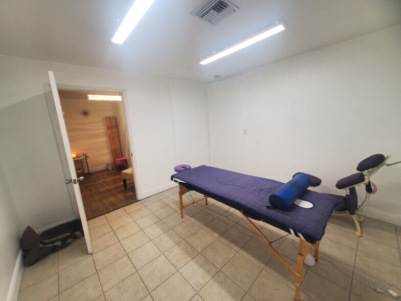 More Photos Of 833-839 SE 8th Ave, Deerfield Beach Unknown For Lease
