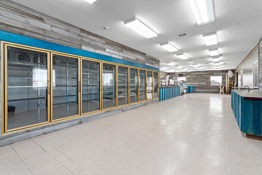 More Photos Of 5140 Gulfway Dr, Sabine Pass Restaurant For Sale