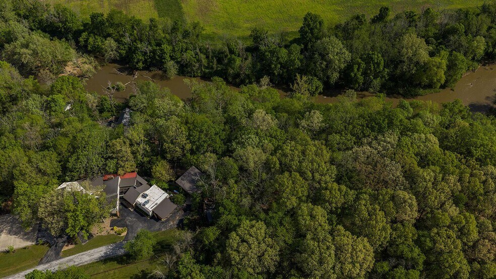 More Photos Of 381 W Guin Rd, Nixa Lodge Meeting Hall For Sale