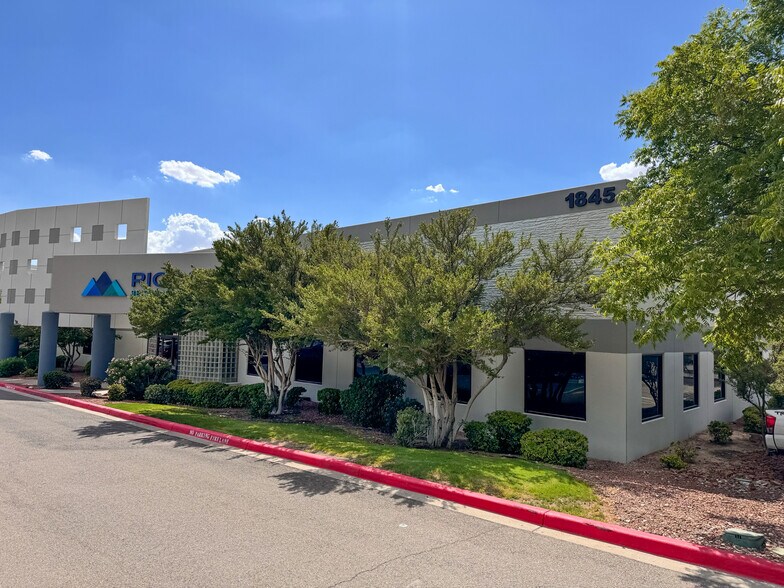 More Photos Of 1845 Northwestern Dr, El Paso Flex For Lease