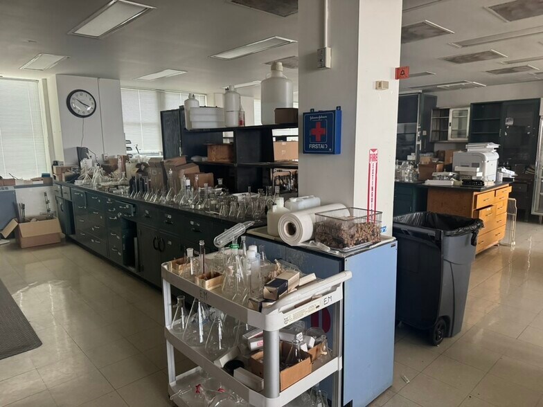 More Photos Of 6810 SE Dwight St, Topeka Industrial For Sale