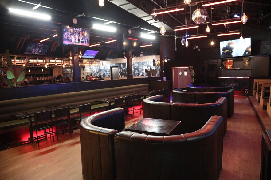 More Photos Of 6025 Richmond Ave, Houston Restaurant For Lease