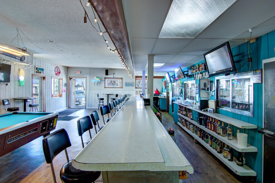 More Photos Of 115 Diamond St N, Ridgeland General Retail For Sale