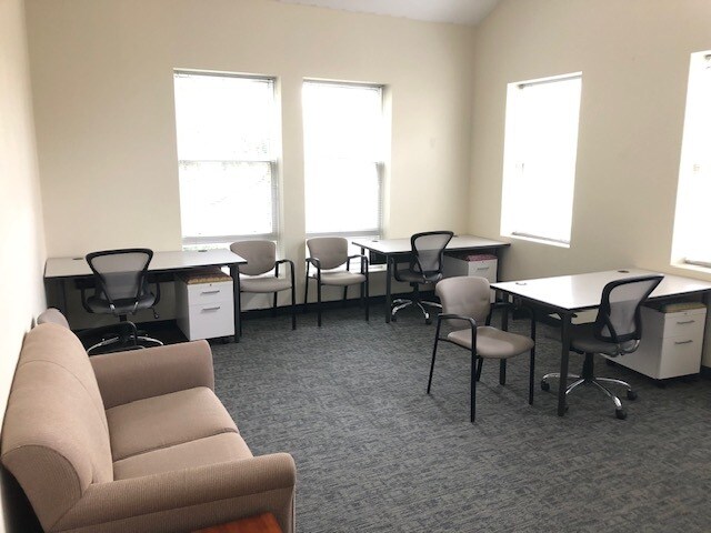 More Photos Of 21155 Whitfield Pl, Sterling Office For Sale