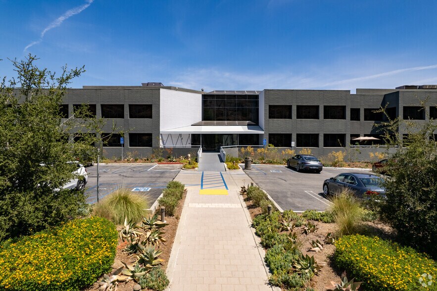 More Photos Of 30851 Agoura Rd, Agoura Hills Loft Creative Space For Lease