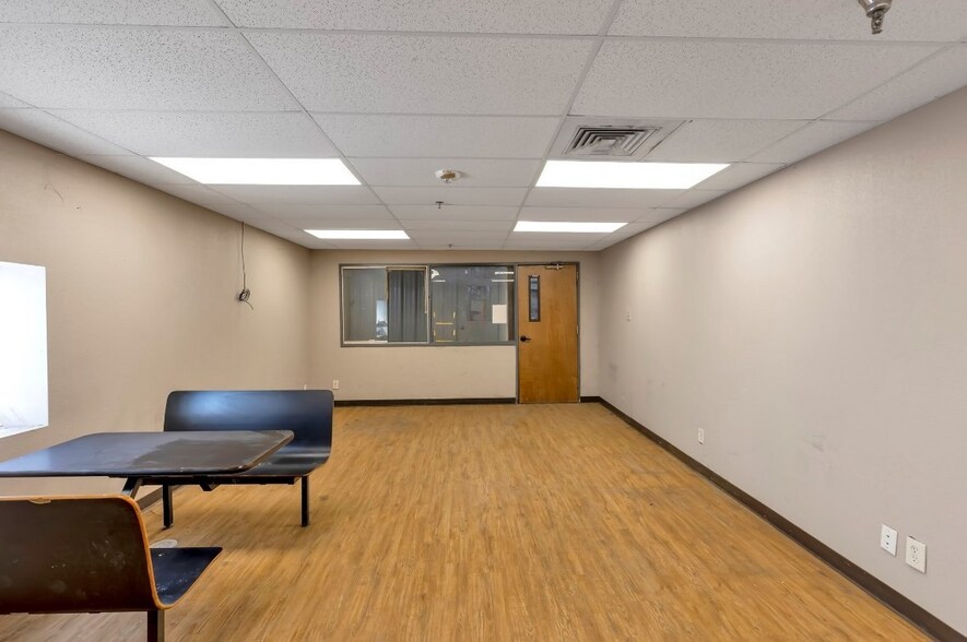 More Photos Of 1001 Ed Rutherford Dr, Greenville Manufacturing For Lease