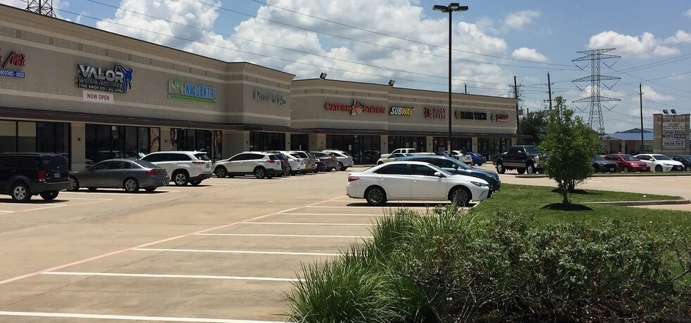 More Photos Of 9522 Huffmeister Rd, Houston Storefront Retail Office For Lease