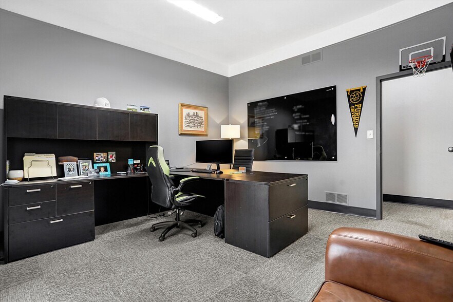 More Photos Of 615 Russell Ave, Indianapolis Medical For Sale