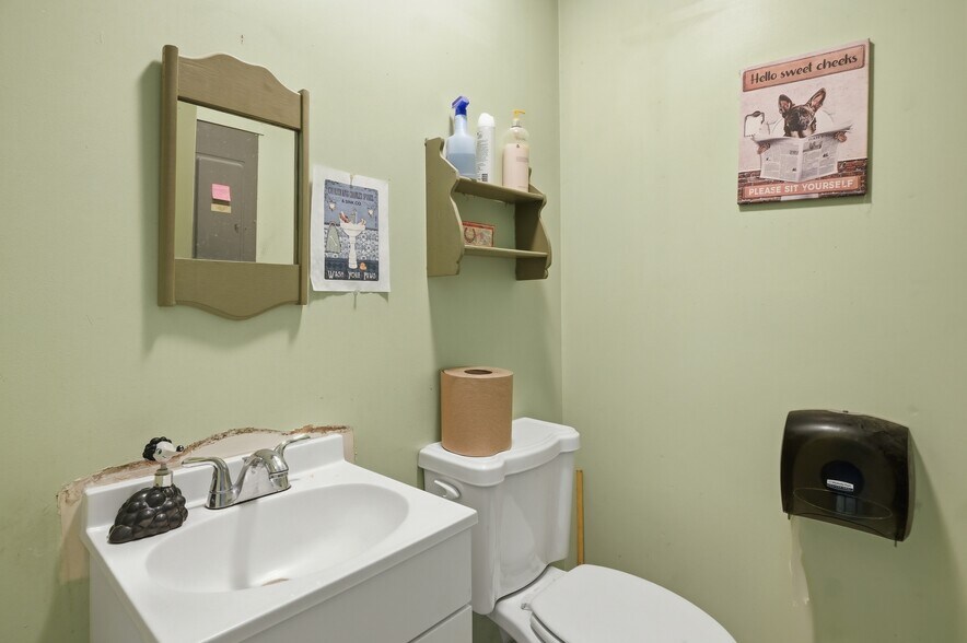 More Photos Of 711 Pleasant St, Paxton General Retail For Sale