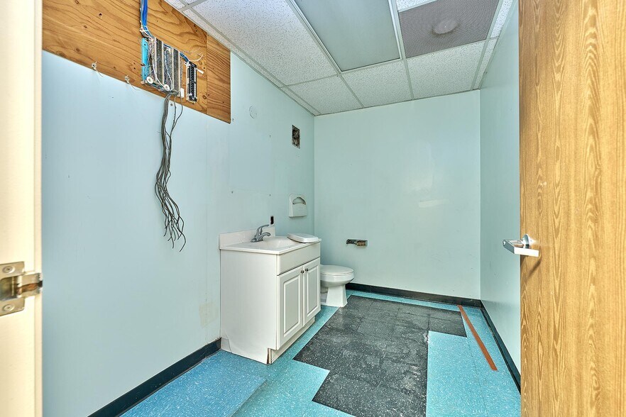 More Photos Of 1300 W 155th St, Gardena Medical For Sale