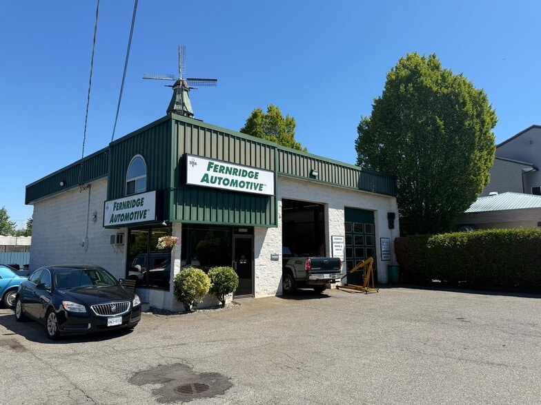 Primary Photo Of 22339 48 Av, Langley Auto Repair For Sale