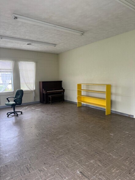 More Photos Of 15109 S Dillman St, Plainfield Religious Facility For Sale