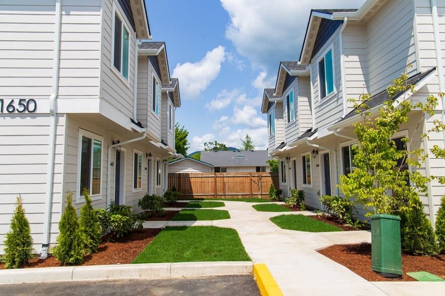 More Photos Of 1638 S St, Springfield Apartments For Sale