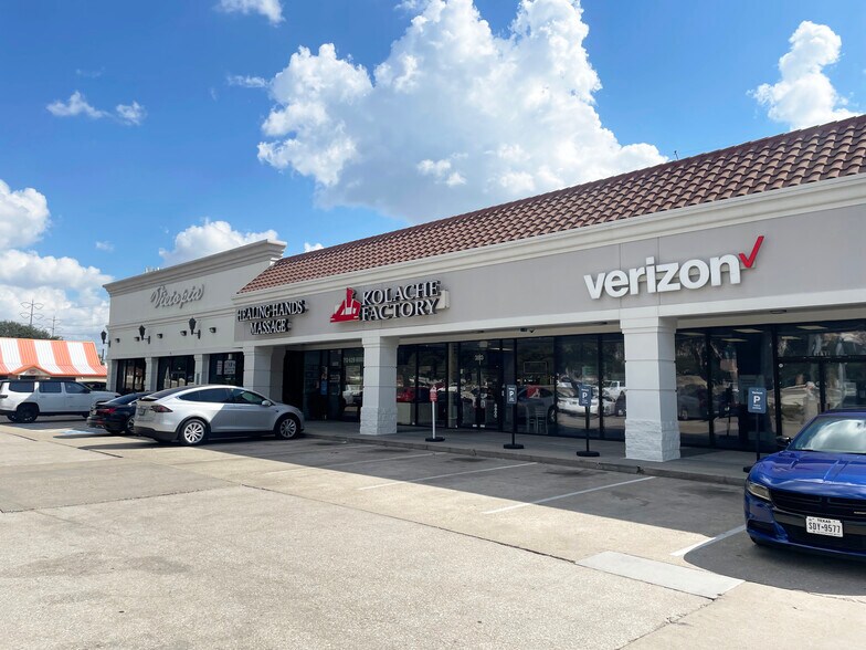 Primary Photo Of 3805-3845 Southwest Fwy, Houston Unknown For Lease