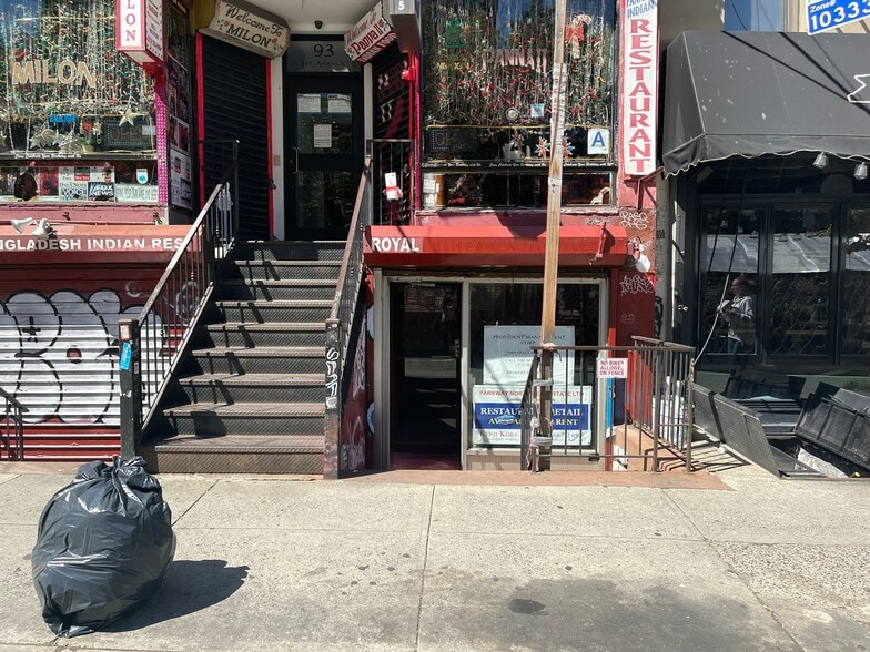 More Photos Of 93 1st Ave, New York Apartments For Lease