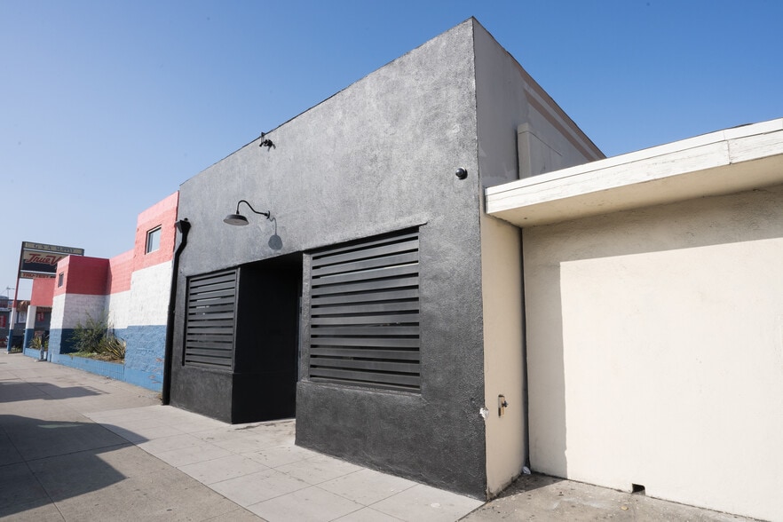 More Photos Of 1529 W Pacific Coast Hwy, Long Beach Storefront For Sale