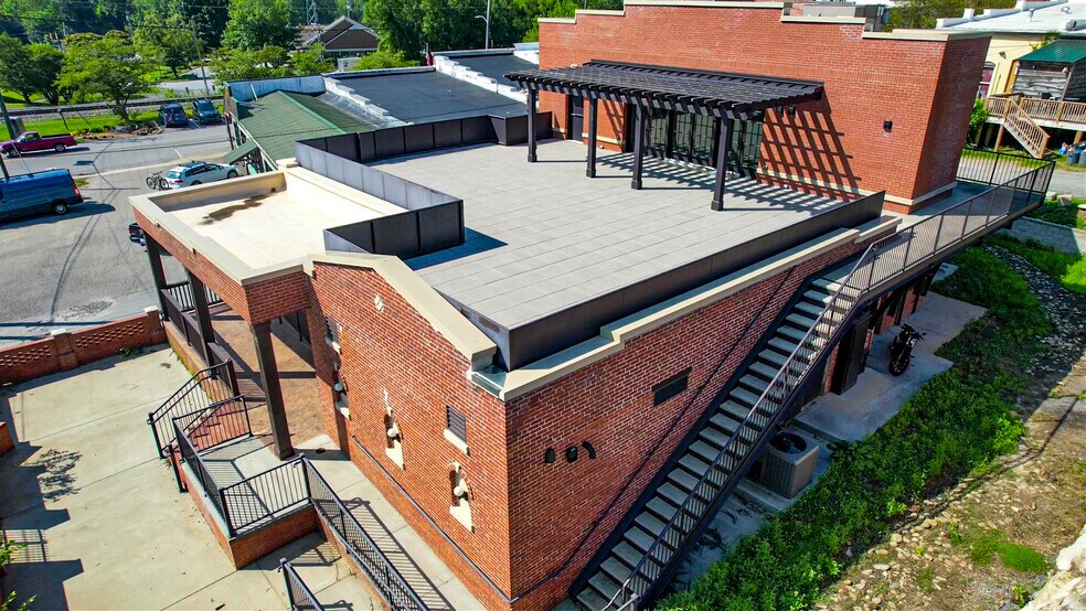 More Photos Of 128 Broadway St, Black Mountain Restaurant For Sale