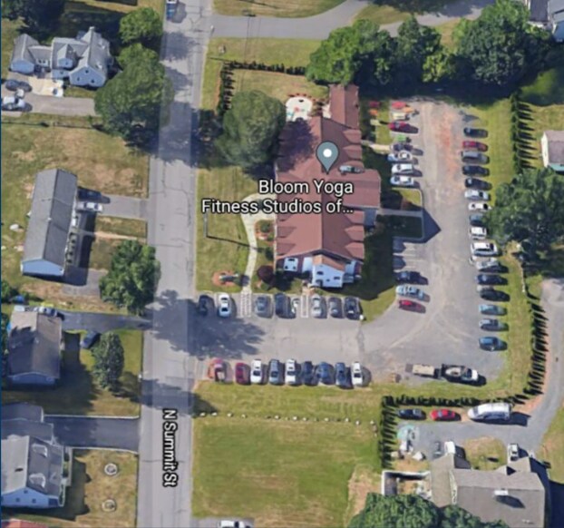 More Photos Of 92 N Summit St, Southington Medical For Lease