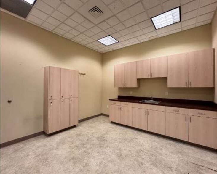 More Photos Of 6392-6512 Westside Rd, Redding Unknown For Lease