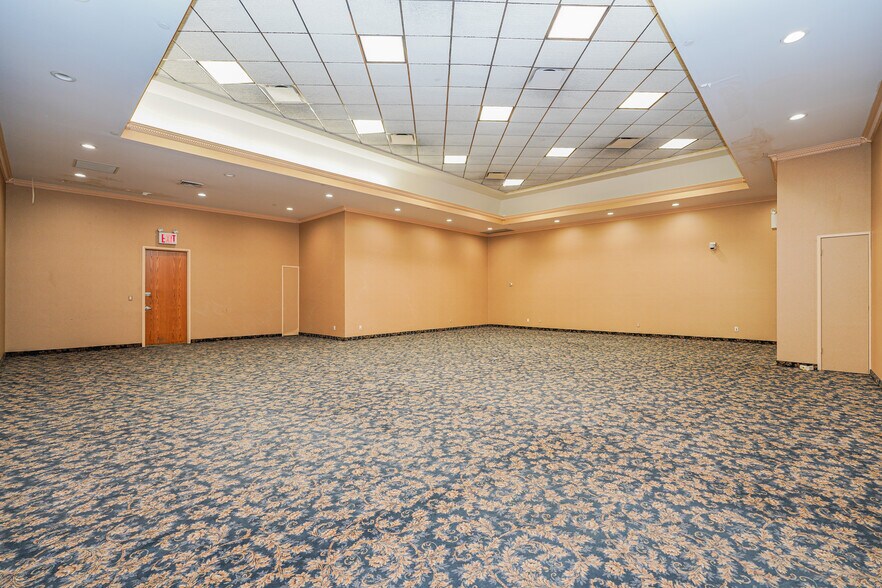 More Photos Of 214-216 44th St, Brooklyn Industrial For Sale