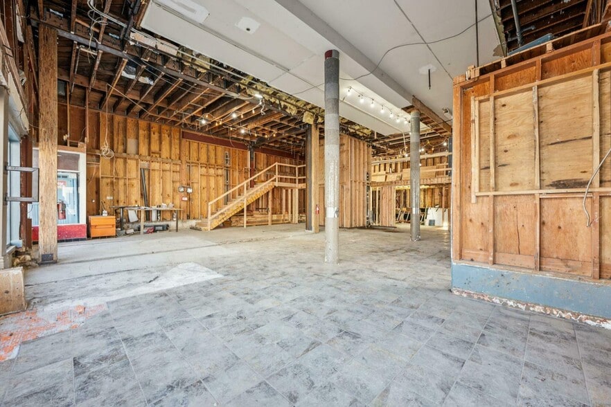 More Photos Of 500-508 Castro St, San Francisco Storefront Retail Residential For Lease