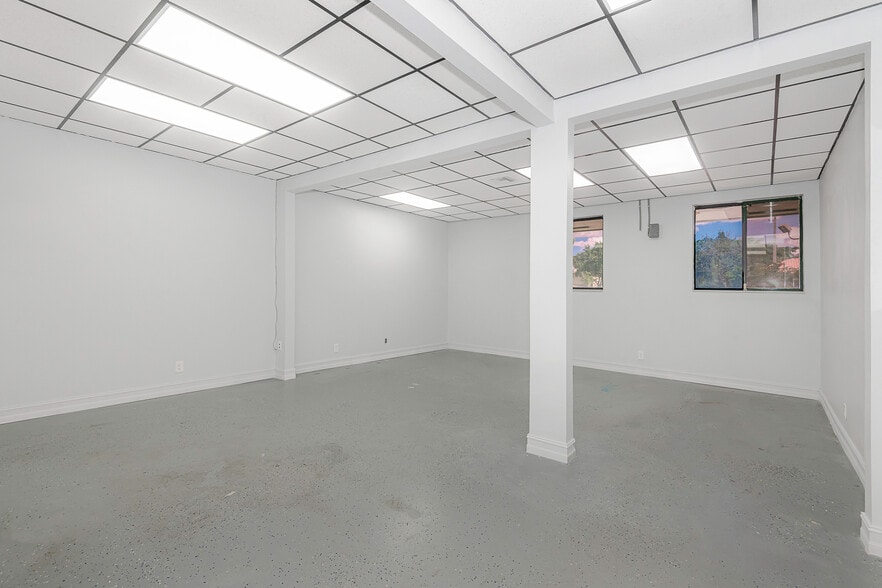 More Photos Of 3650 Coral Ridge Dr, Coral Springs Light Manufacturing For Sale