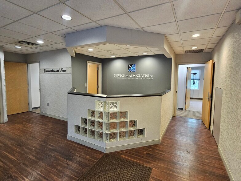More Photos Of 202 E Main St, Huntington Medical For Lease
