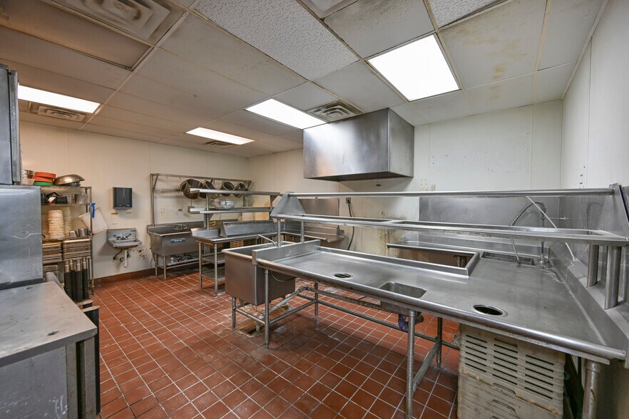 More Photos Of 2508 W 7th Ave, Corsicana Restaurant For Lease