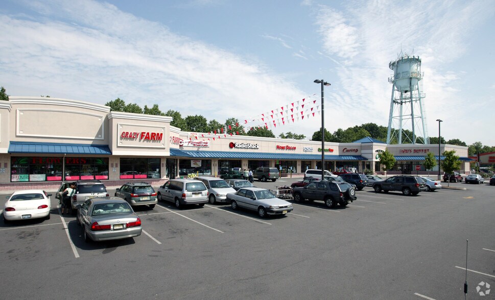 More Photos Of 711 E 1st Ave, Roselle General Retail For Lease