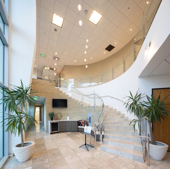 More Photos Of 5450 W 83rd St, Los Angeles Research And Development For Lease