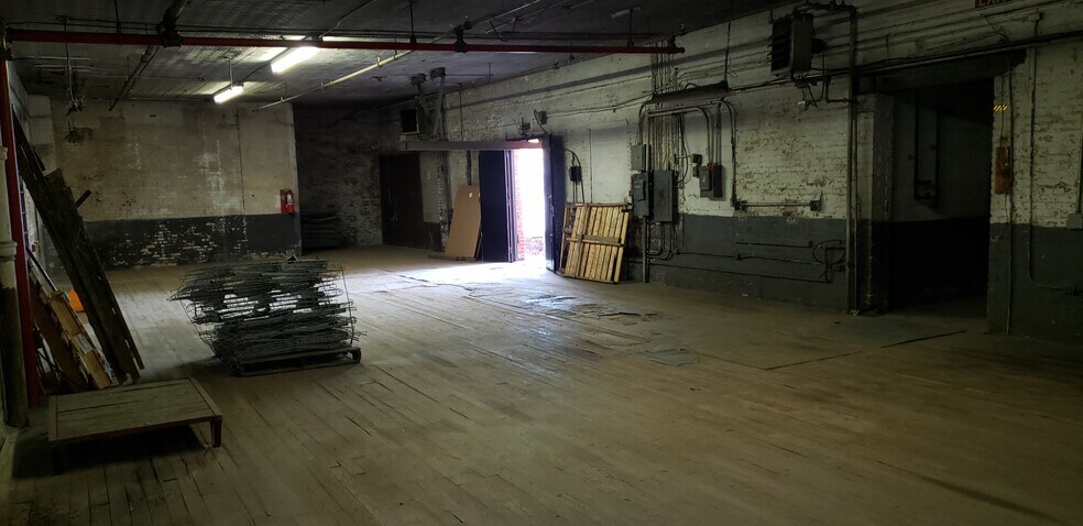 More Photos Of 429 E 164th St, Bronx Warehouse For Lease