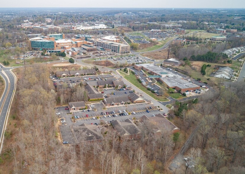 More Photos Of 521 Park Hill Dr, Fredericksburg Medical For Sale