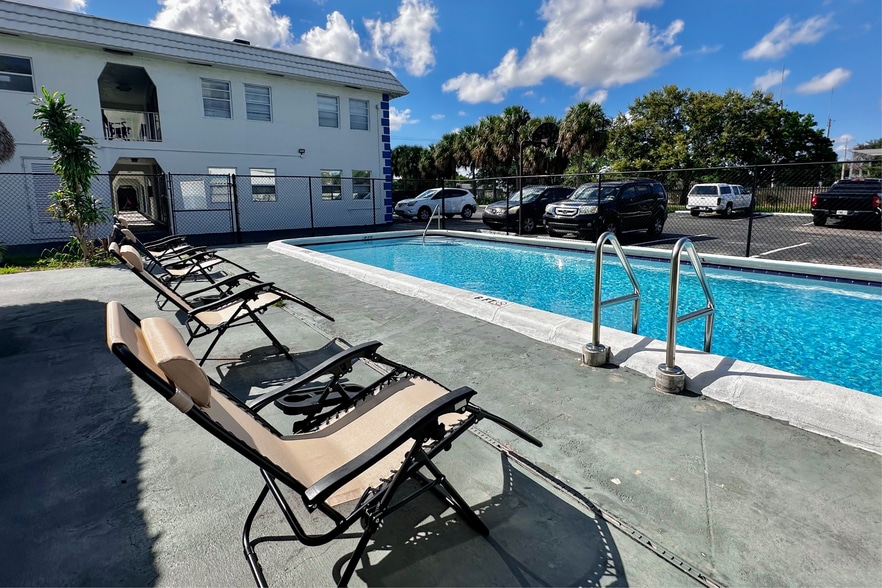 More Photos Of 999 W Prospect Rd, Oakland Park Apartments For Sale