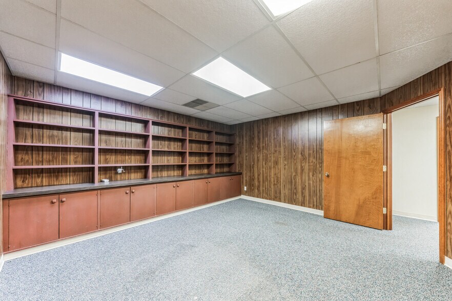 More Photos Of 1611 Old Granger Rd, Taylor Office For Lease