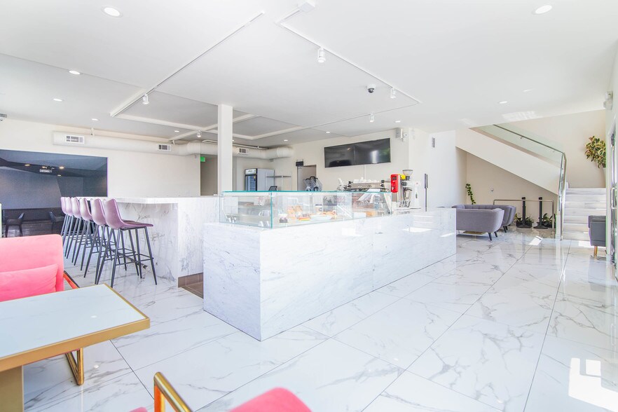 More Photos Of 300-302 S Mariposa Ave, Los Angeles Storefront Retail Office For Lease