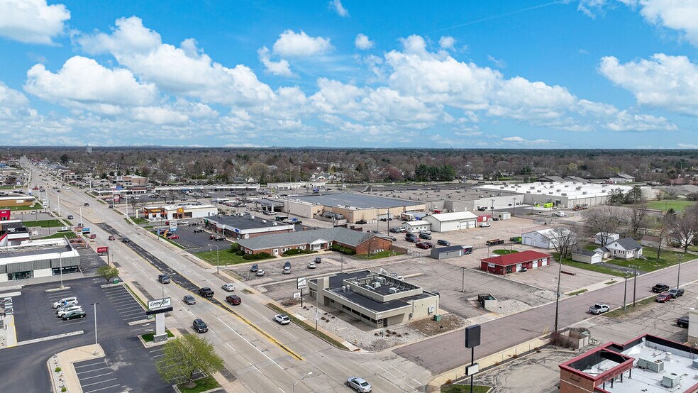 More Photos Of 1951-1981 S 8th St, Wisconsin Rapids General Retail For Sale